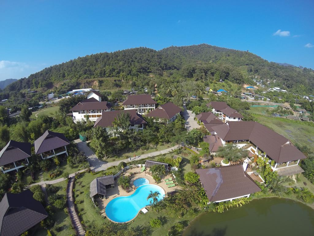 Maekok River Village Resort Mae Ai Exteriér fotografie