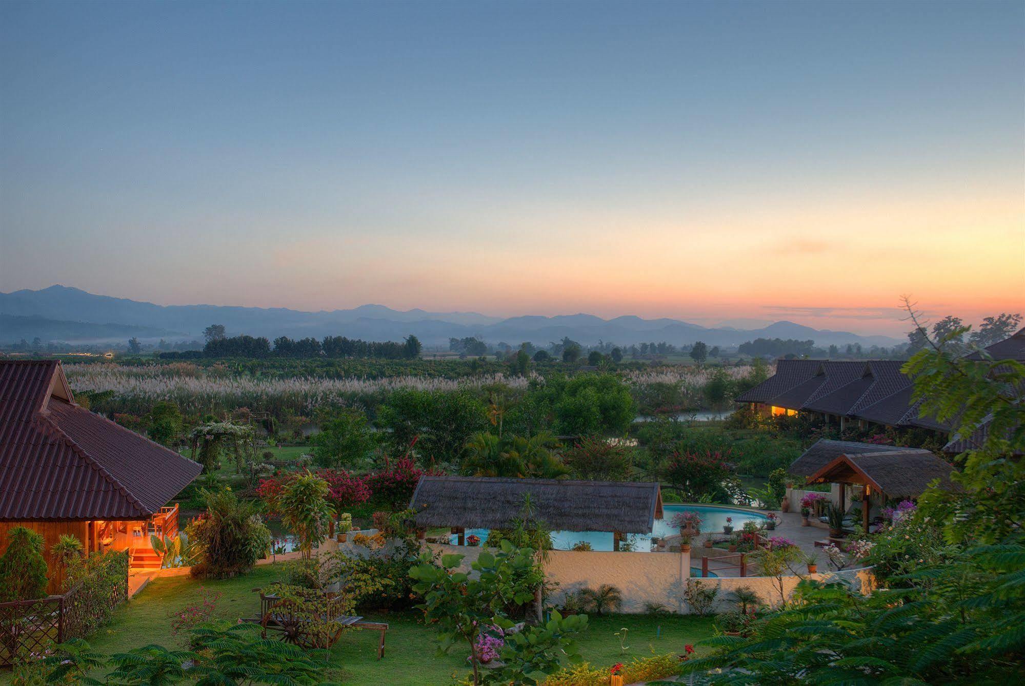 Maekok River Village Resort Mae Ai Exteriér fotografie